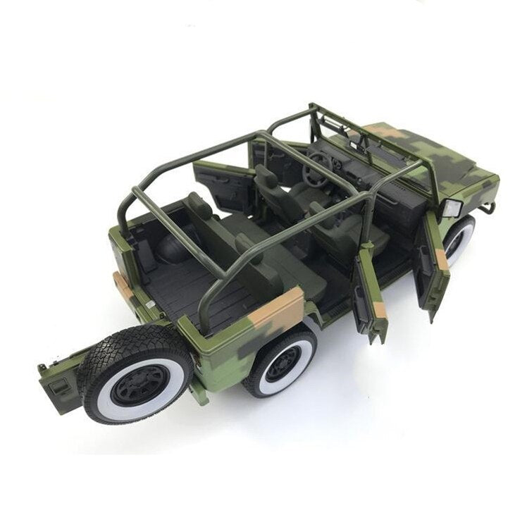 1:18 Scale BAIC Warrior Military Series Anniversary Parade command vehicle Car Chariot Alloy Off-Road Collectible Display 26CM