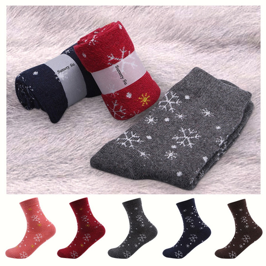 5 Pairs/Lot Wool Socks Women Warm Winter Snow Flower Deer Maple Leaf  Pattern Cashmere Socks Ladies Girls Christmas Gift 5 Style