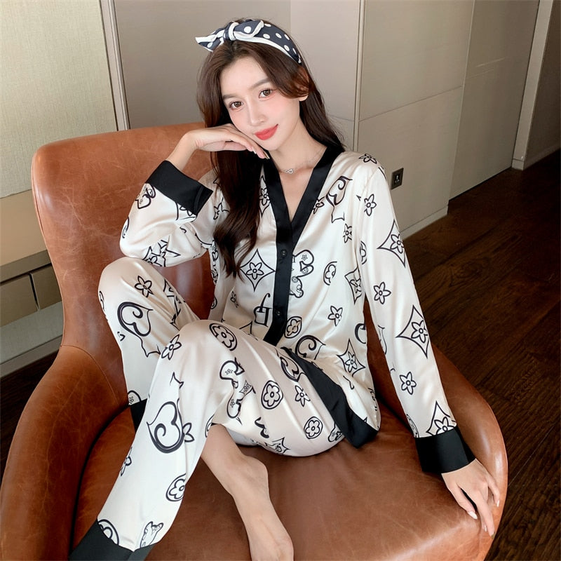 QSROCIO Women's Pajamas Set Fashion V Neck Letter Print Sleepwear Silk Like Leisure Home Clothes Nightwear