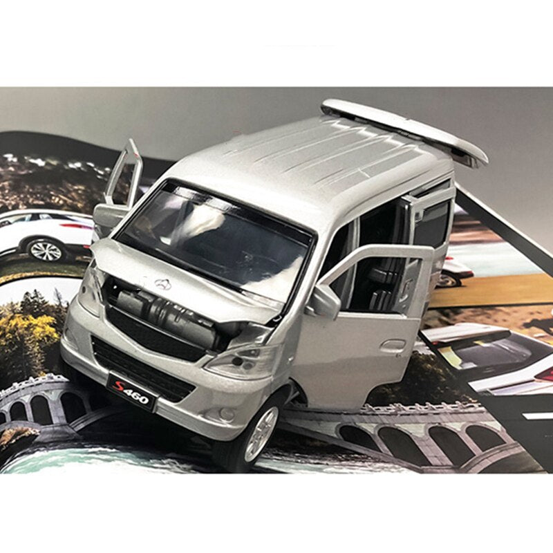1/32 Scale Car Model ChangAn S460 Diecasts Model Toy Cars Alloy Metal Casting Van MPV Toys For Kids Children Gifts Collectible