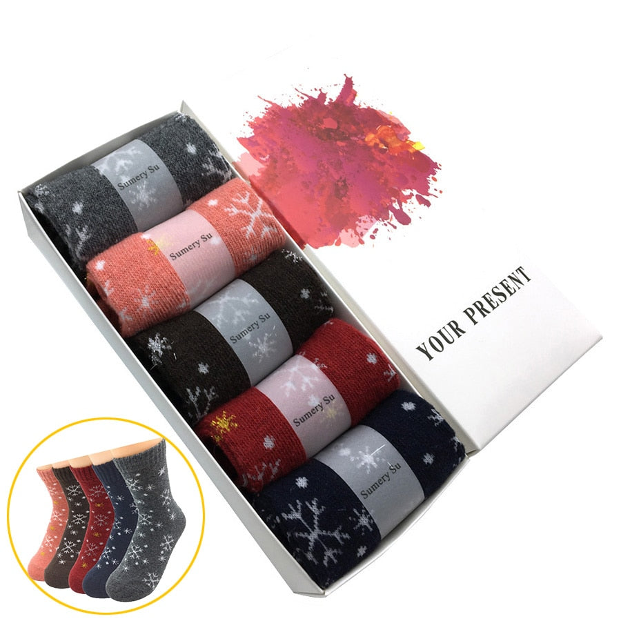 5 Pairs/Lot Wool Socks Women Warm Winter Snow Flower Deer Maple Leaf  Pattern Cashmere Socks Ladies Girls Christmas Gift 5 Style