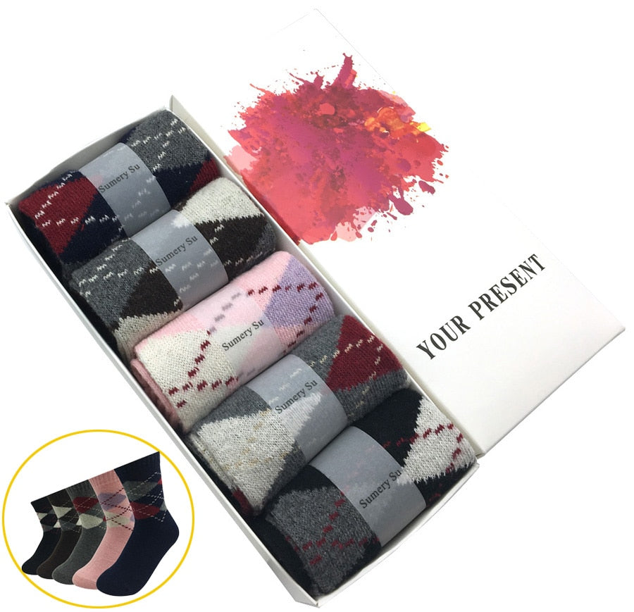 5 Pairs/Lot Wool Socks Women Warm Winter Snow Flower Deer Maple Leaf  Pattern Cashmere Socks Ladies Girls Christmas Gift 5 Style