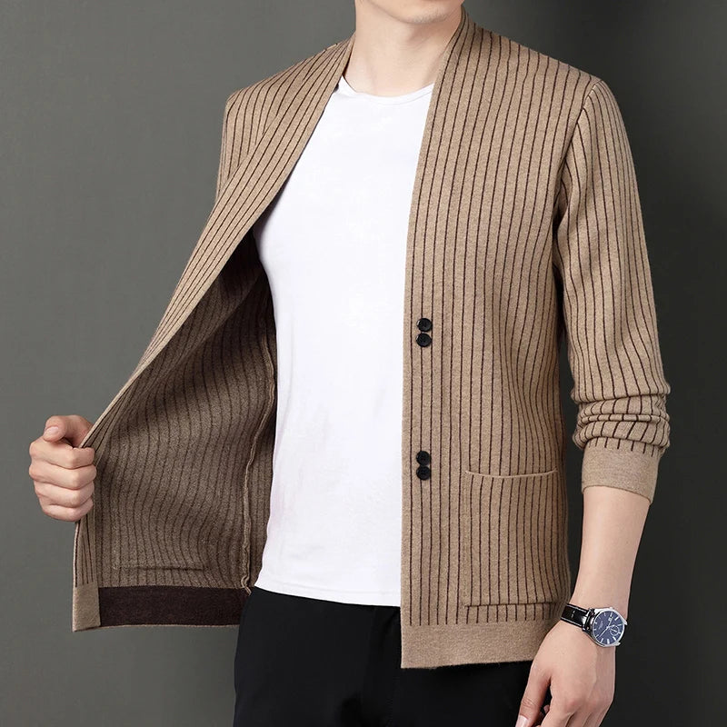 2023 Vertical Stripe Cardigan V-neck Button Design Men's Knitted Sweater Casual and Minimalist Cardigan