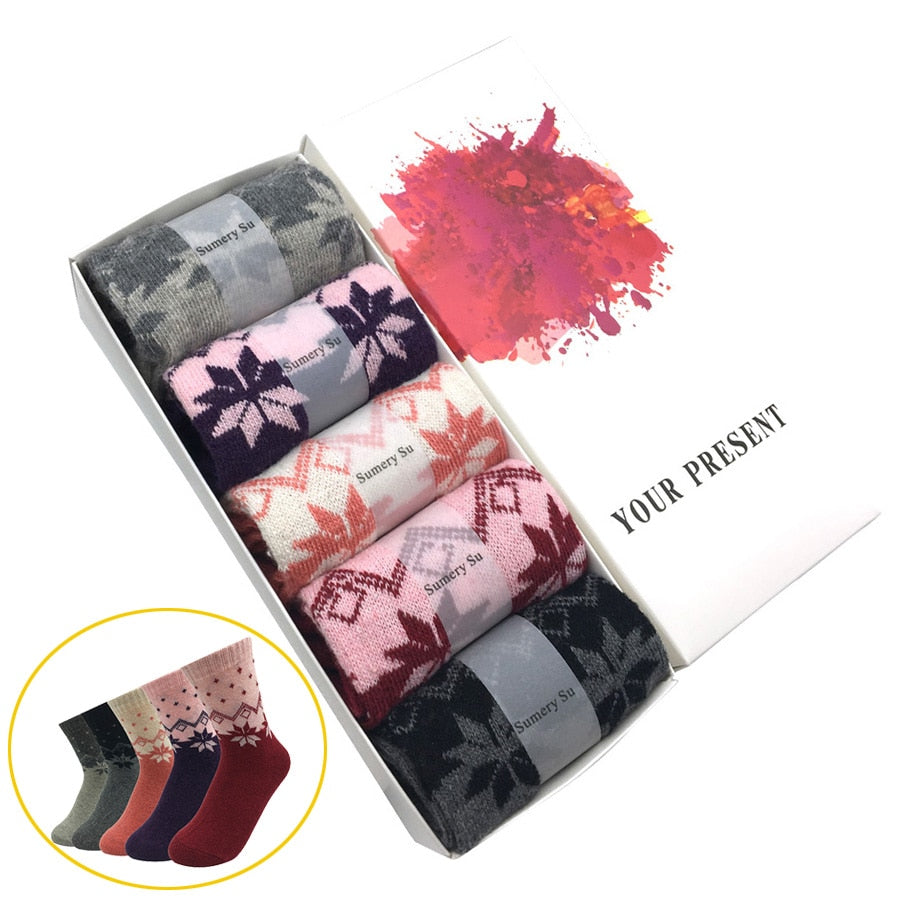 5 Pairs/Lot Wool Socks Women Warm Winter Snow Flower Deer Maple Leaf  Pattern Cashmere Socks Ladies Girls Christmas Gift 5 Style