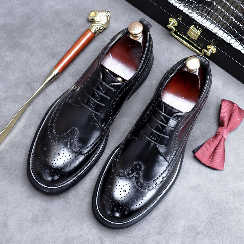 2022 Handmade Leather Shoes Men Summer New Brogue Carved Business Dress Shoe Mens Black Casual Increase British Lace-Up Oxfrods