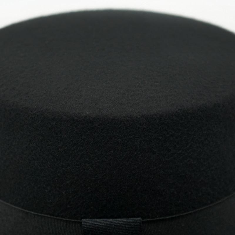 New Fashion 8CM Big side adult Vintage Wide Brim Felt Bowler Hats Floppy Cloche Fedora Cap Hat Band Bowler Elegant female hat