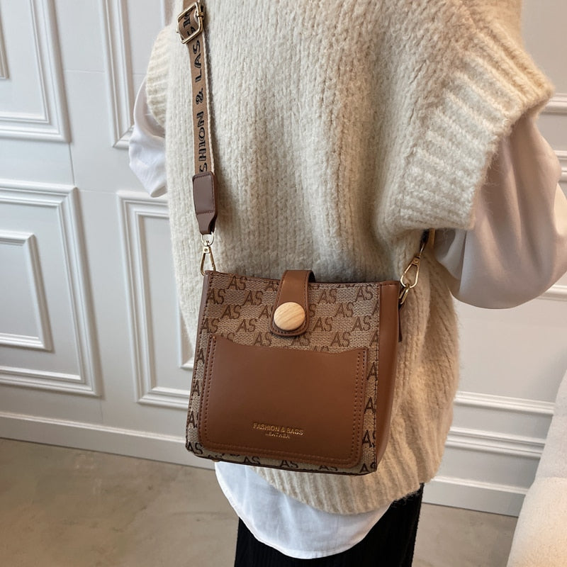 Small Bucket Shoulder Bags for Women 2021 Broadband Crossbody Bags Pure Color Weaving Ladies Messenger Bag Luxury Brand Handbags