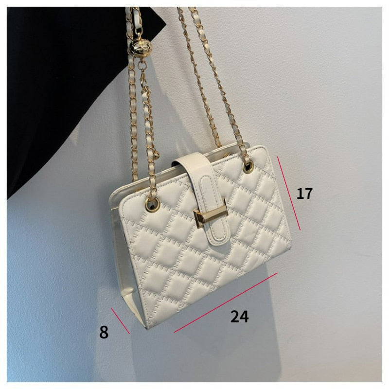 TRAVEASY2023New Bag Women&#39;s Korean Version Lingge Chain Tote Bag Fashion Small Golden Ball Single Shoulder Messenger Women&#39;s Bag