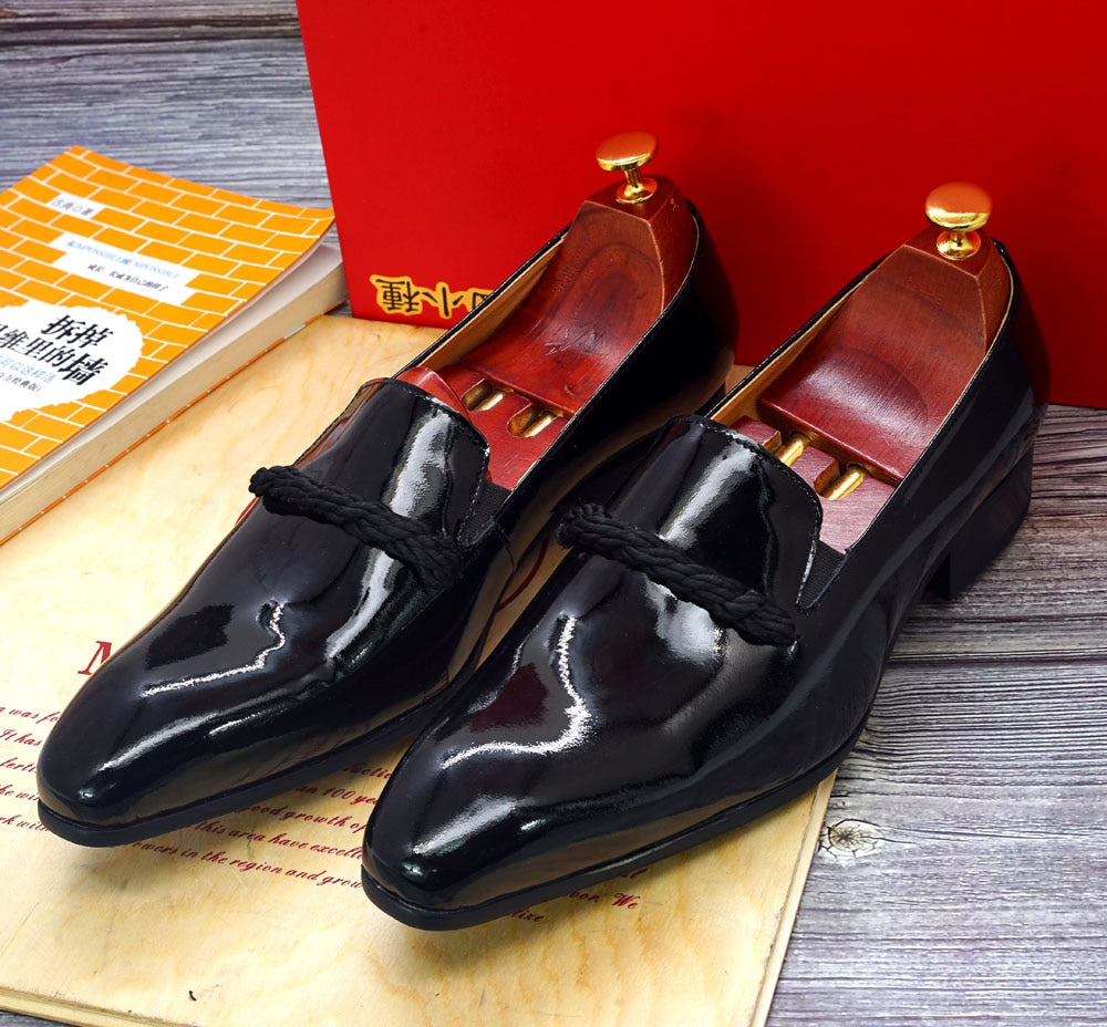 Size 7-13 Mens Dress Shoes Black Patent Leather Men Loafers With Black String Pointed Toe Party Wedding Formal Shoes Luxury