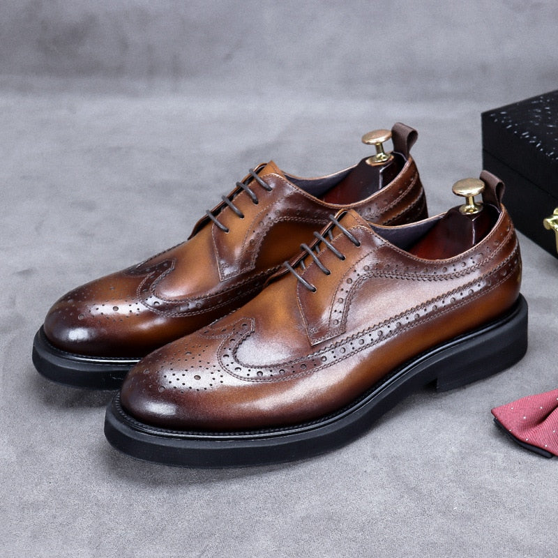 2022 Handmade Leather Shoes Men Summer New Brogue Carved Business Dress Shoe Mens Black Casual Increase British Lace-Up Oxfrods