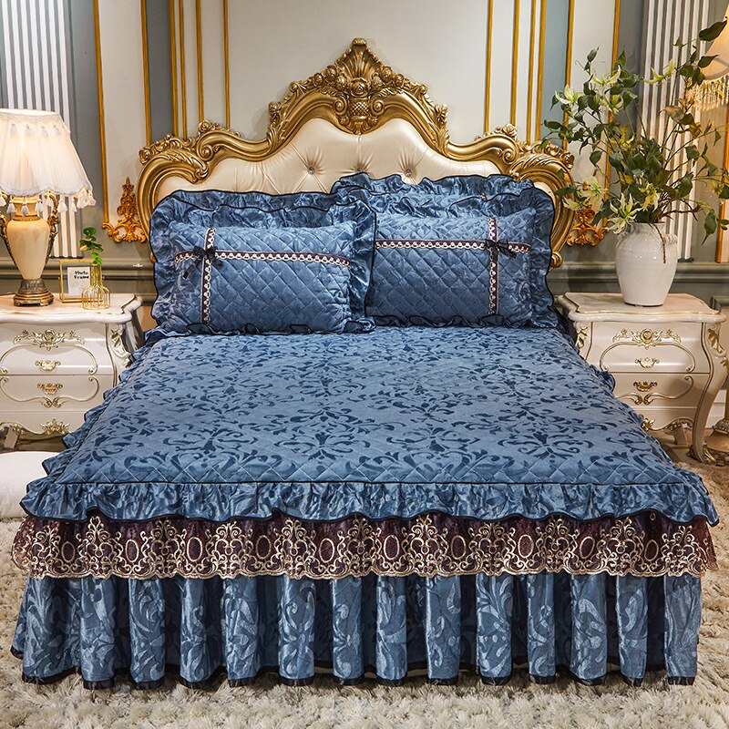 European Luxury Thicken Velvet Plush Quilted Bedspread Queen Size Embossing Bed Skirt Soft Bed Cover Not Including Pillowcase