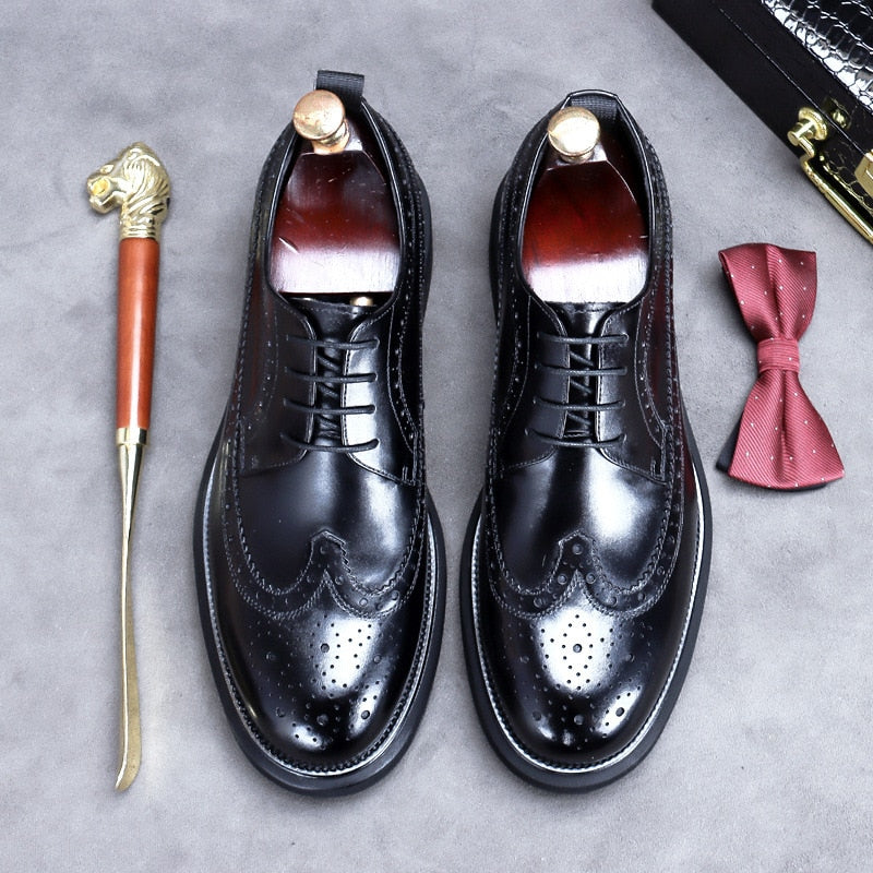 2022 Handmade Leather Shoes Men Summer New Brogue Carved Business Dress Shoe Mens Black Casual Increase British Lace-Up Oxfrods