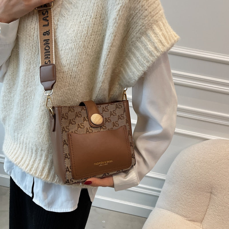 Small Bucket Shoulder Bags for Women 2021 Broadband Crossbody Bags Pure Color Weaving Ladies Messenger Bag Luxury Brand Handbags