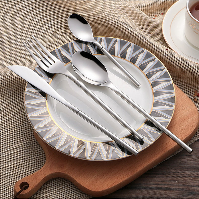 18/10 Stainless Steel Dinnerware Set 24-piece Korean Style Luxury Solid Silver Cutlery Set Top Knifes Tablespoons Forks for Food