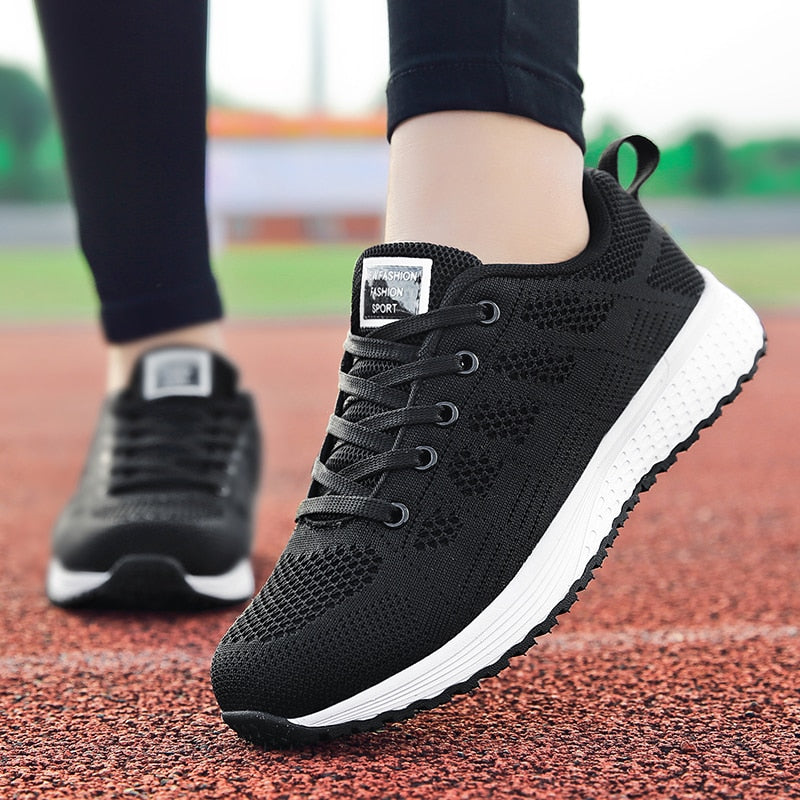 Women Casual Shoes Fashion Breathable Walking Mesh Lace Up Flat Shoes Sneakers Women 2019 Tenis Feminino White Vulcanized Shoes