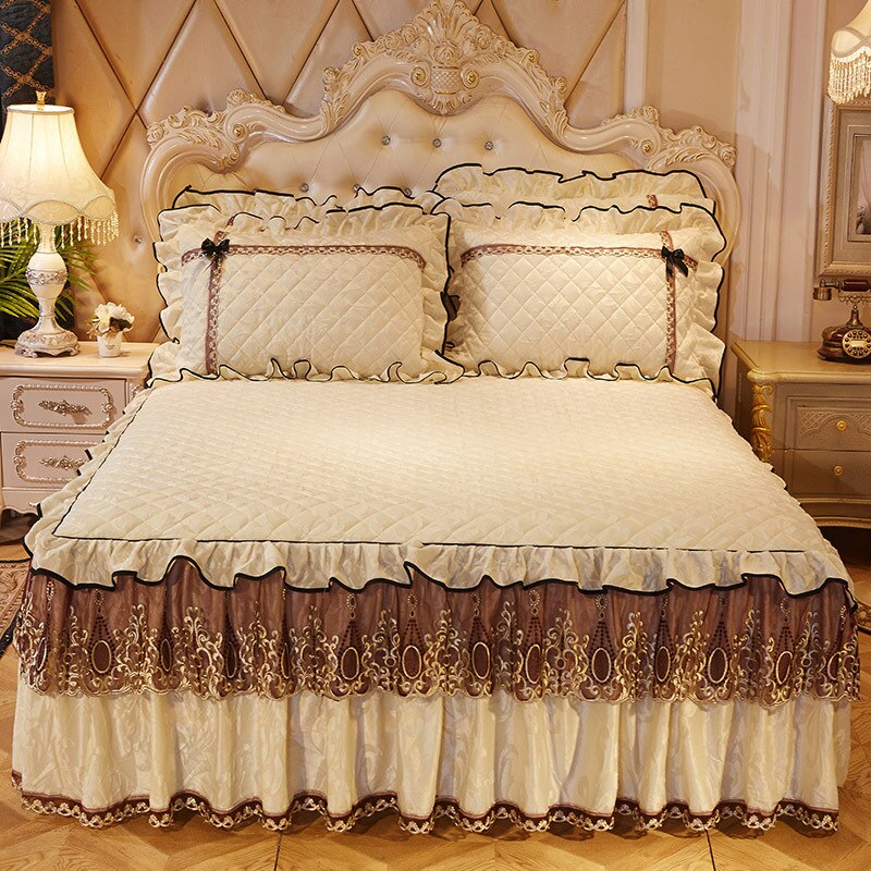 European Luxury Thicken Velvet Plush Quilted Bedspread Queen Size Embossing Bed Skirt Soft Bed Cover Not Including Pillowcase