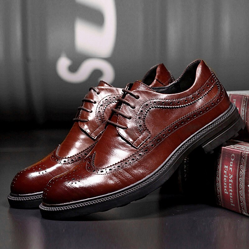 genuine leather Men Brogue Shoes lace up Comfortable Breathable men leather business Dress Shoes wedding party formal shoes man