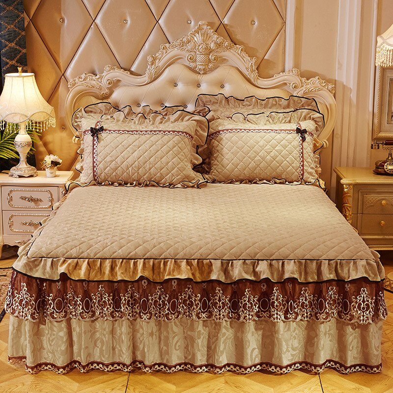 European Luxury Thicken Velvet Plush Quilted Bedspread Queen Size Embossing Bed Skirt Soft Bed Cover Not Including Pillowcase