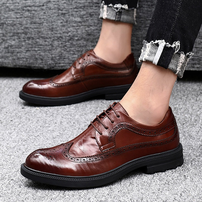 genuine leather Men Brogue Shoes lace up Comfortable Breathable men leather business Dress Shoes wedding party formal shoes man