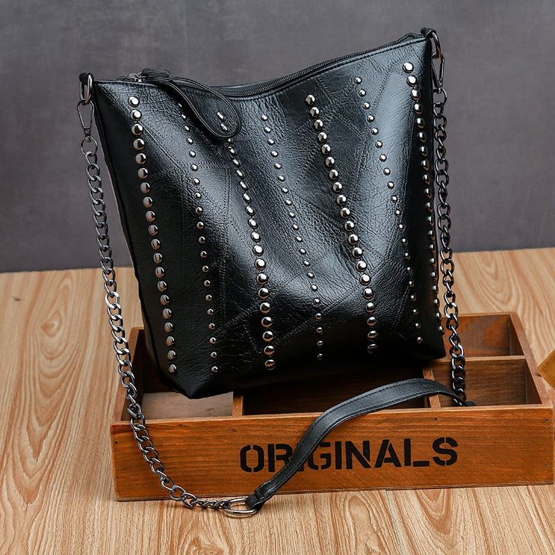 Vintage Bucket Shoulder Bags 2021 Simple Chain Crossbody Bags for Women Rivet Design Handbags Pure Color Trending Messenger Bag