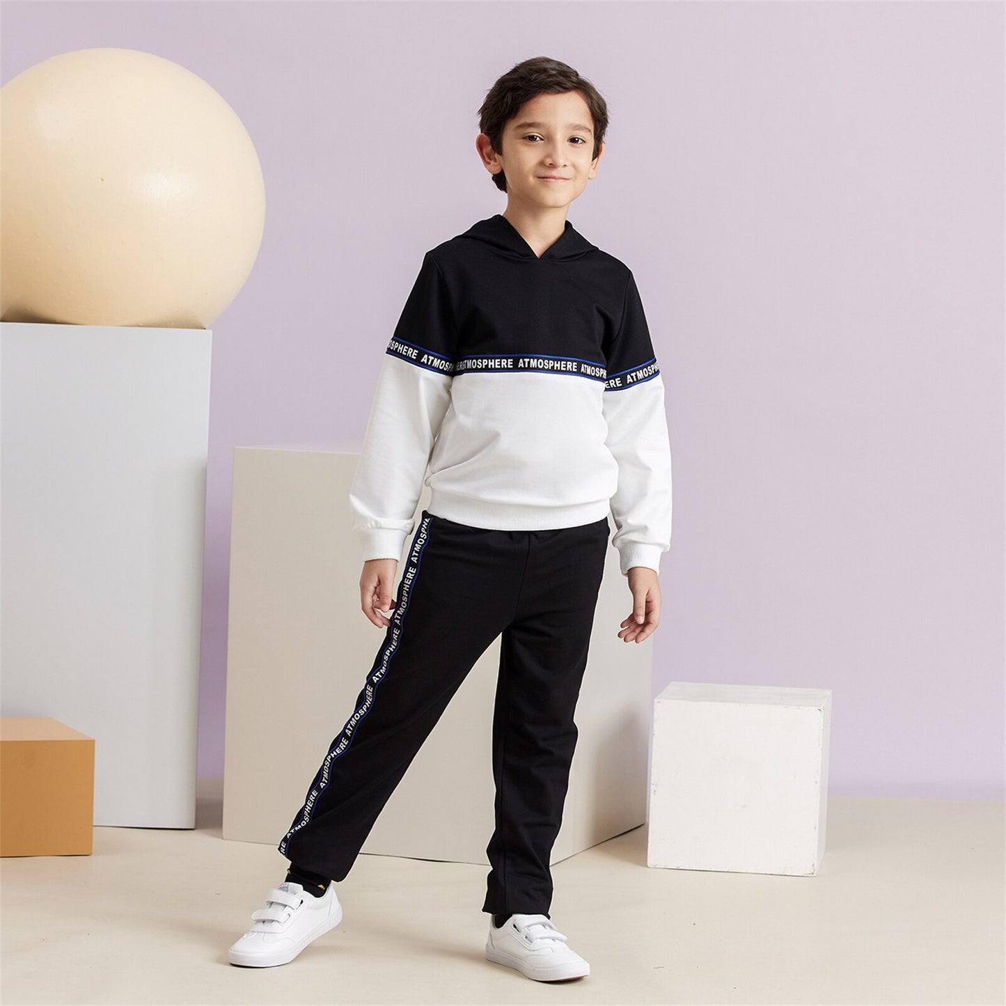 PatPat 2-piece Kid Boy Letter Print Colorblock Hoodie Sweatshirt and Pants Casual Set