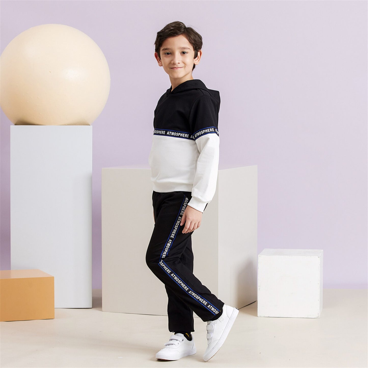 PatPat 2-piece Kid Boy Letter Print Colorblock Hoodie Sweatshirt and Pants Casual Set