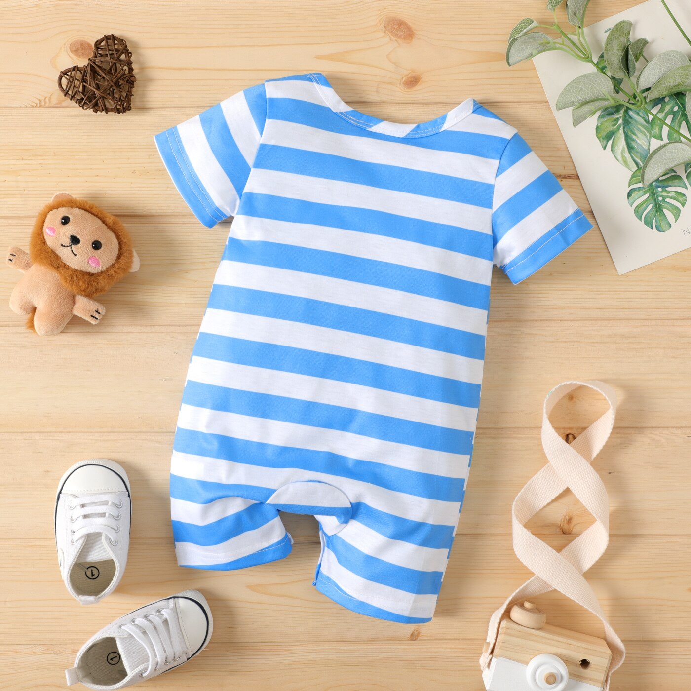 PatPat Baby Boy Cartoon Lion Print Blue Striped Short-sleeve Romper