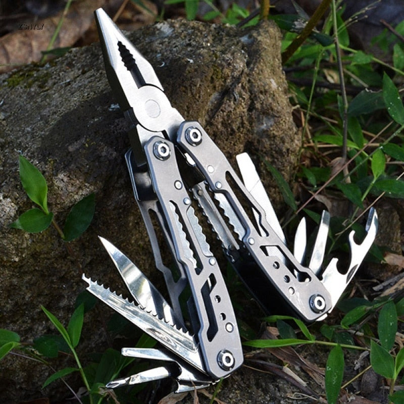 Multifunctional pliers Folding Pliers Multi-tool Pocket Knife Pliers Outdoor Portable Folding Pliers Multipurpose Repair Tools