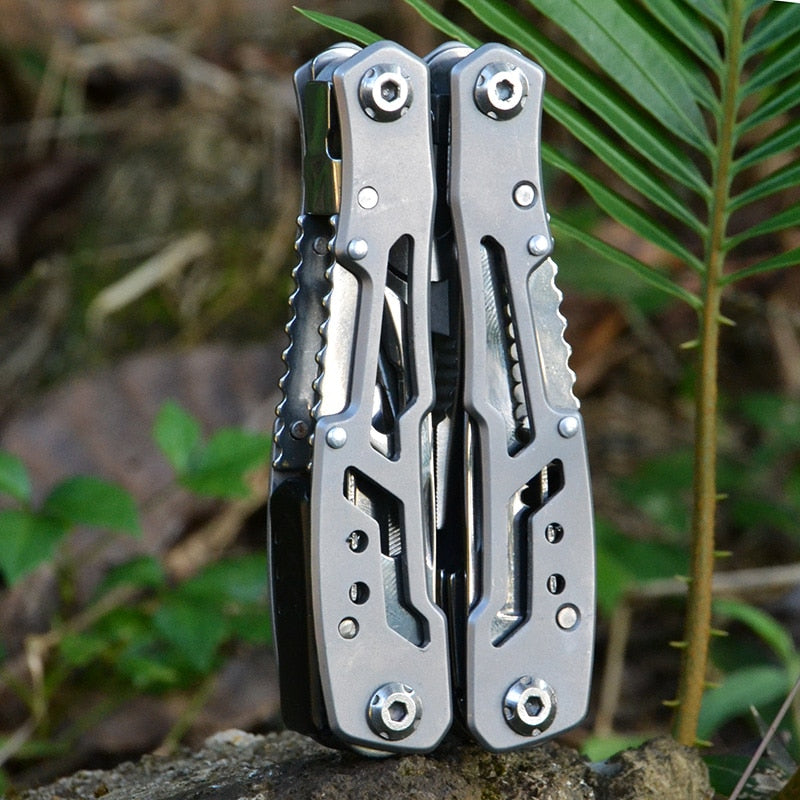 Multifunctional pliers Folding Pliers Multi-tool Pocket Knife Pliers Outdoor Portable Folding Pliers Multipurpose Repair Tools