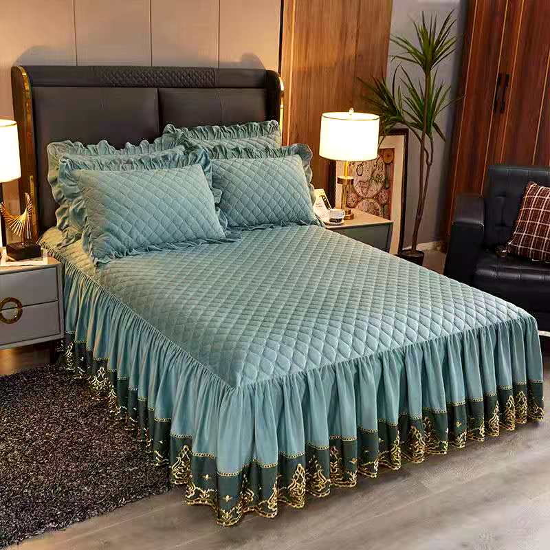 Luxury Solid Color Crystal Velet Quilted Bedspread King Queen Size Lace Soft Coral Fleece Bed Skirt Not Including Pillowcase