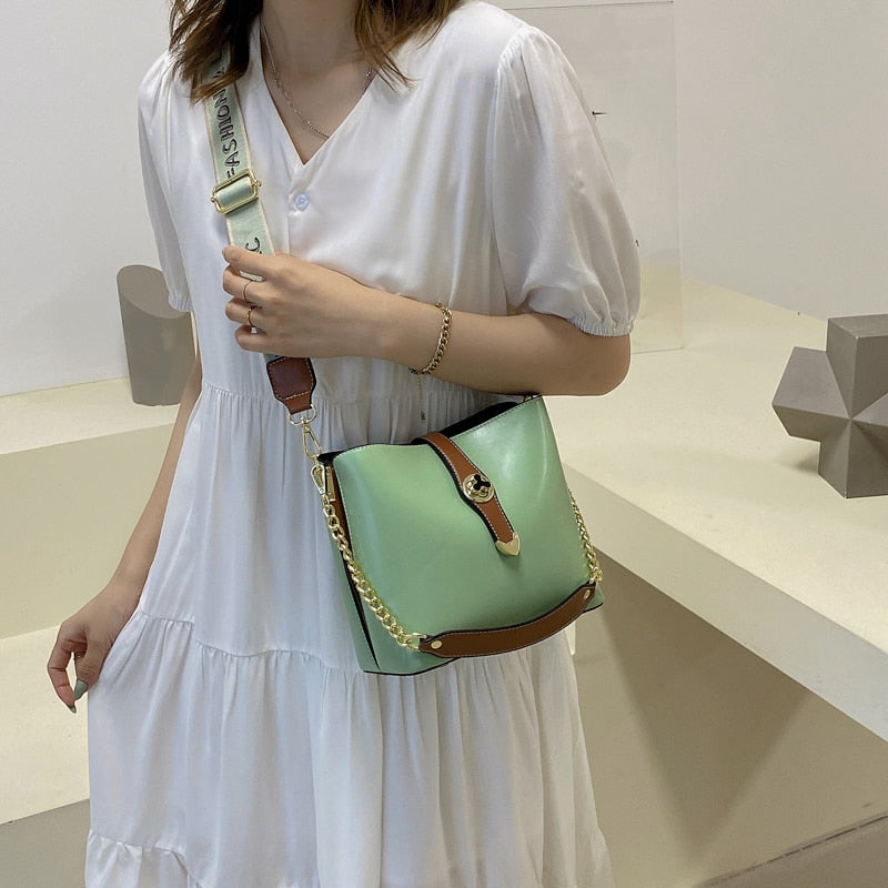 Small Leather Bucket Shoulder Bags for Women 2022 Fashion Chain Tote Messenger Bag Ladies Broadband Crossbody Bag Green Handbags