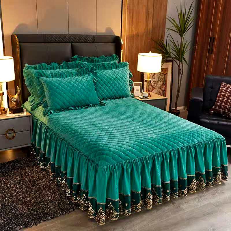 Luxury Solid Color Crystal Velet Quilted Bedspread King Queen Size Lace Soft Coral Fleece Bed Skirt Not Including Pillowcase