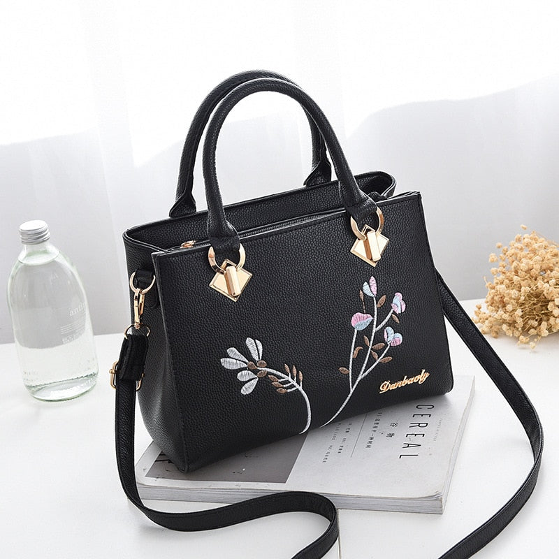 TRAVEASY 2022 New Women&#39;s Bag Female Leisure Style Atmosphere Fashion Female Bag Cross Body Bag Single Shoulder Bag Handbag