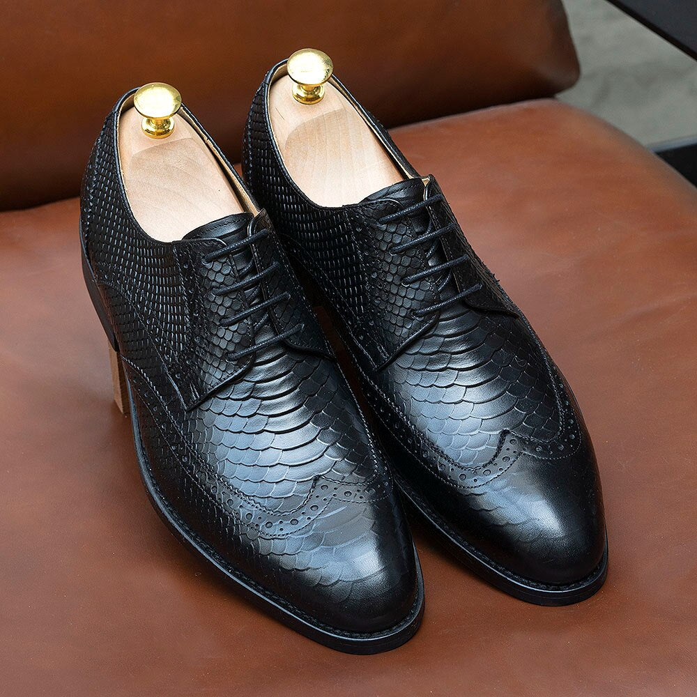 Classic Italy Style Men&#39;s Dress Shoes Full Grain Cow Leather Snake Pattern Lace-Up Wingtip Business Formal Derby Shoe for Men