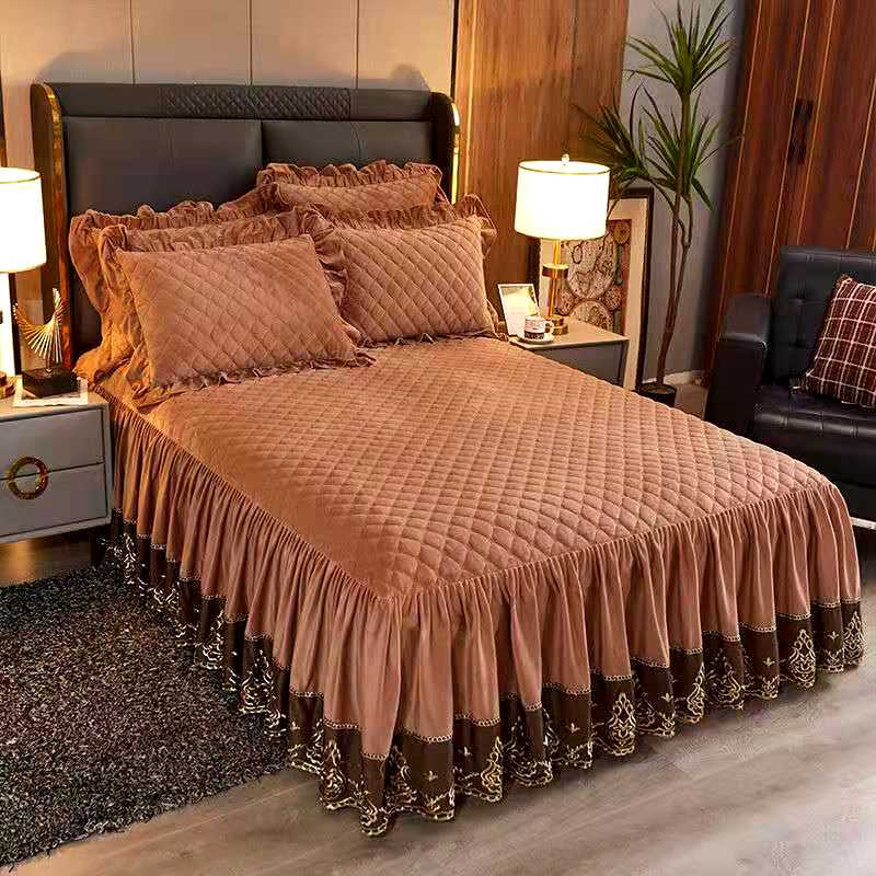 Luxury Solid Color Crystal Velet Quilted Bedspread King Queen Size Lace Soft Coral Fleece Bed Skirt Not Including Pillowcase