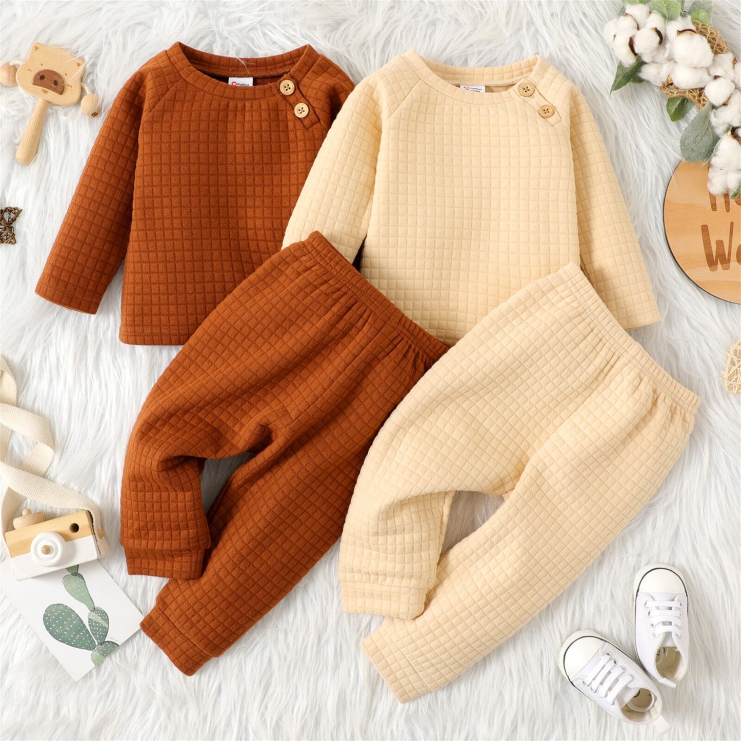 PatPat 2pcs Baby Boy/Girl Solid Textured Long-sleeve Top and Trousers Set