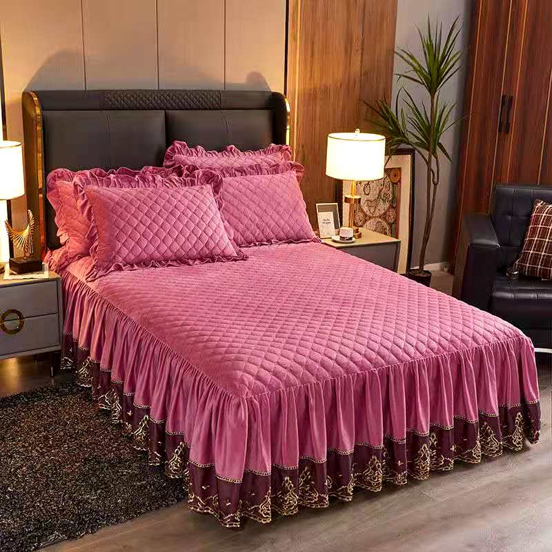 Luxury Solid Color Crystal Velet Quilted Bedspread King Queen Size Lace Soft Coral Fleece Bed Skirt Not Including Pillowcase