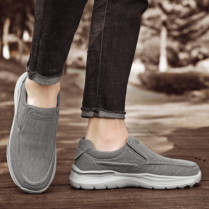 Soothing Breathable Men Canvas Shoes Outdoor Thick Sole Massage Platform Shoes Walkking Comfty Slip On Men Flat Shoe Footwear