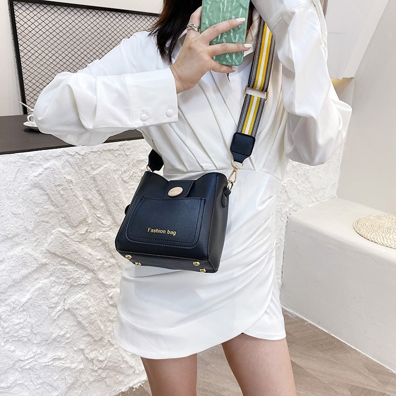 Simple Bucket Women&#39;s Bag 2022 Luxury Panelled Crossbody Bags Female Trending Leather Small Handbags Wide Shoulder Bags New Sac