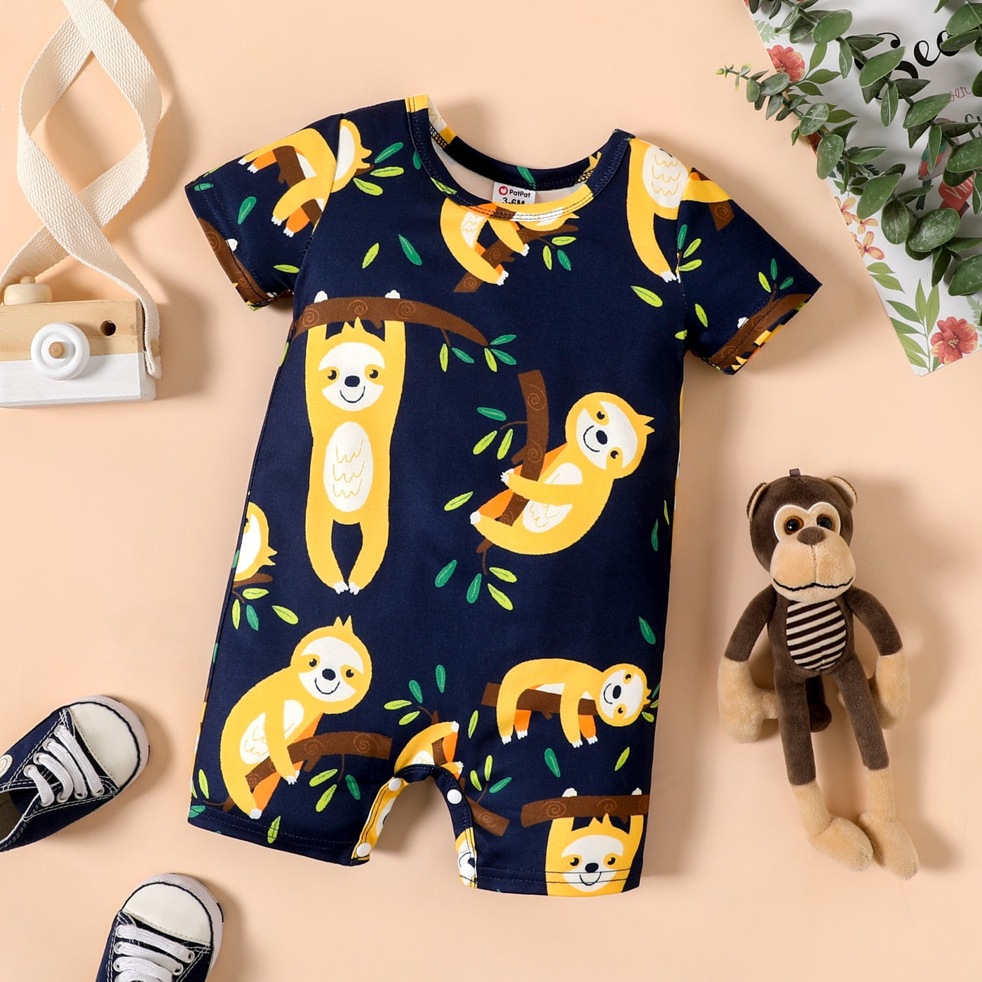 PatPat Baby Boy All Over Cartoon Sloth Print Black Short-sleeve Romper