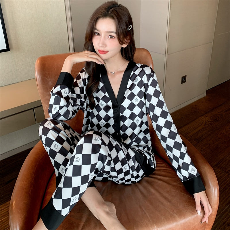 QSROCIO Women's Pajamas Set Fashion V Neck Letter Print Sleepwear Silk Like Leisure Home Clothes Nightwear