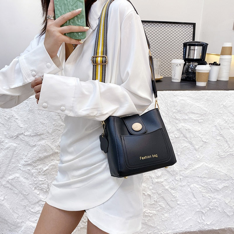 Simple Bucket Women&#39;s Bag 2022 Luxury Panelled Crossbody Bags Female Trending Leather Small Handbags Wide Shoulder Bags New Sac