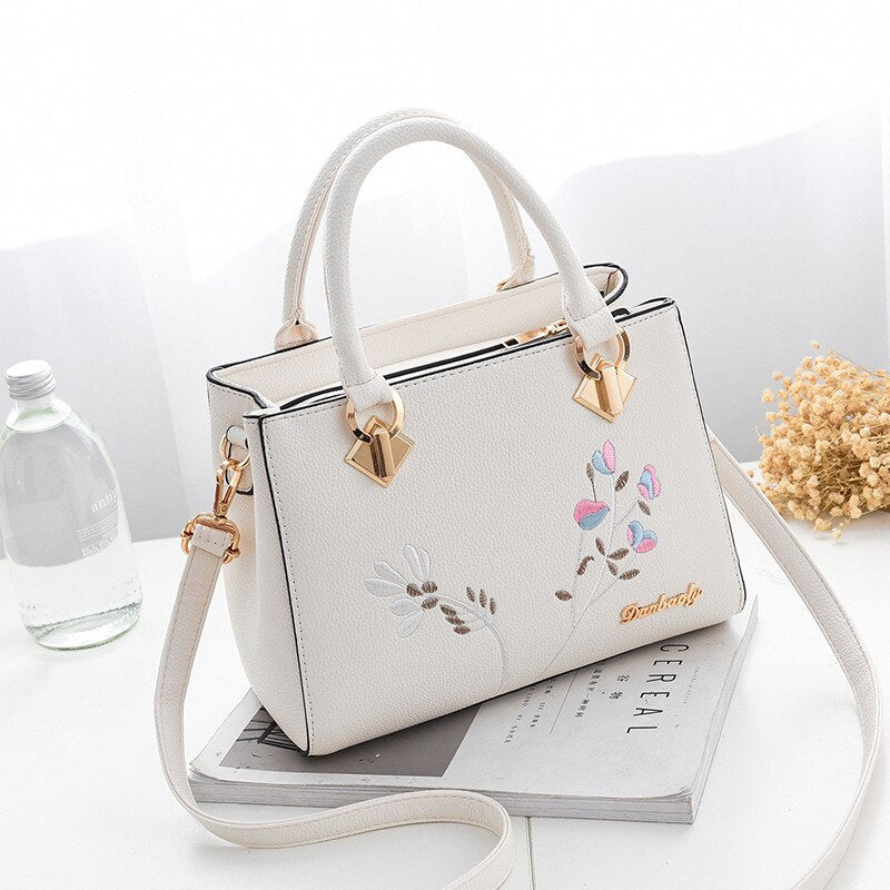 TRAVEASY 2022 New Women&#39;s Bag Female Leisure Style Atmosphere Fashion Female Bag Cross Body Bag Single Shoulder Bag Handbag